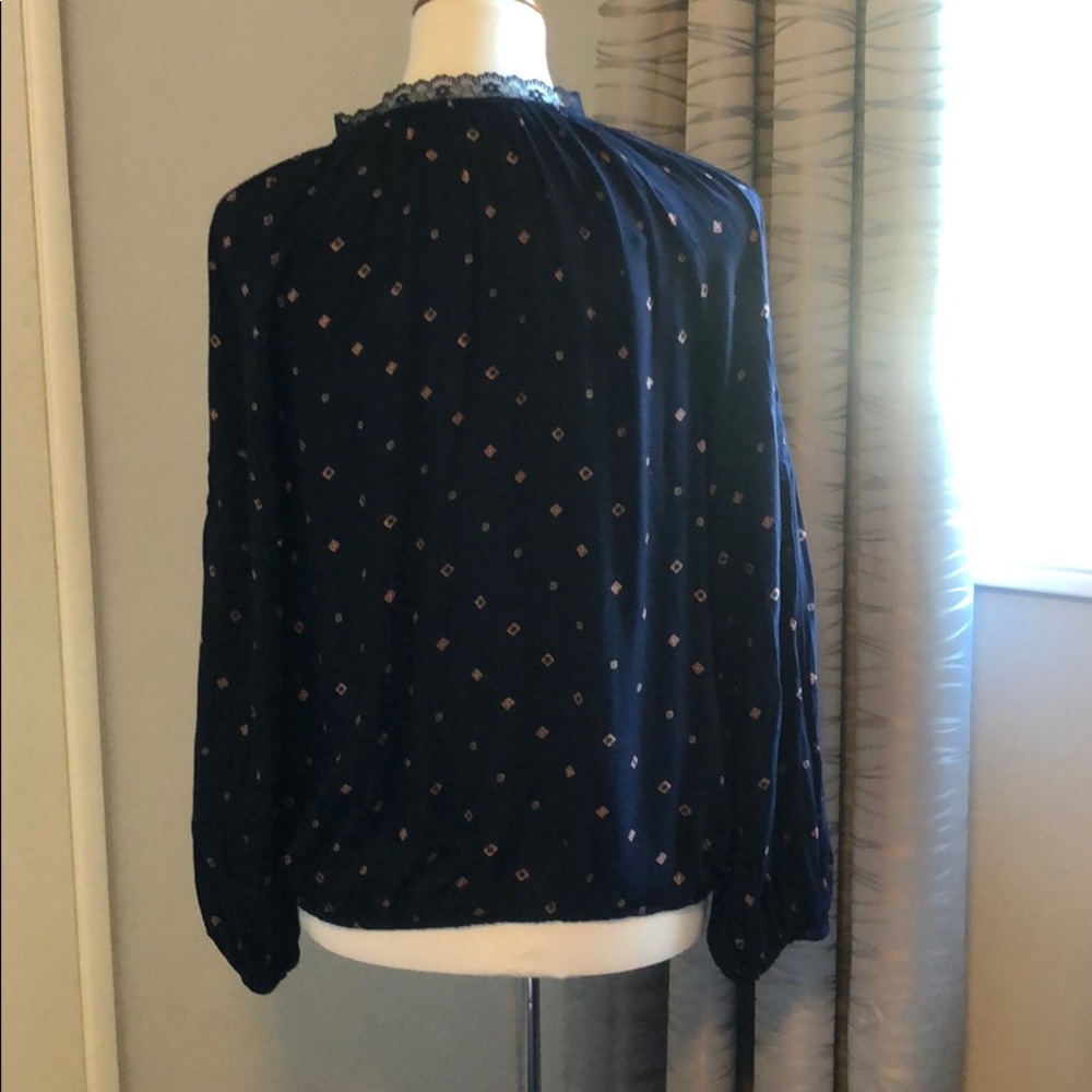Excellent condition Lucky Brand long sleeve top - Picture 4 of 5